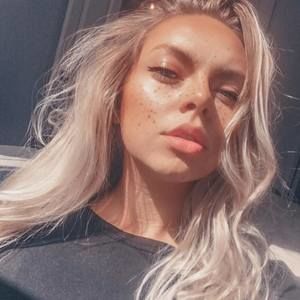 Meet your Posher, Mallory